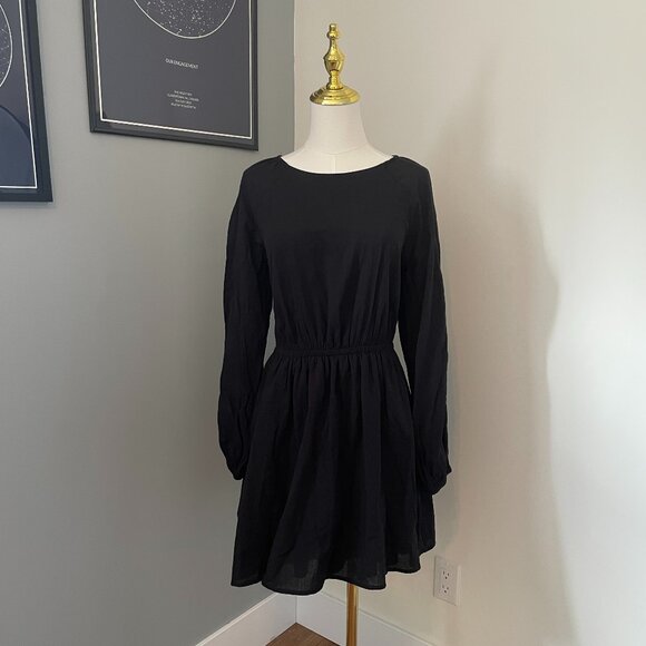 ✨3/$20✨ H&M Black Puff Sleeve Open Back Mini Dress - Picture 2 of 3